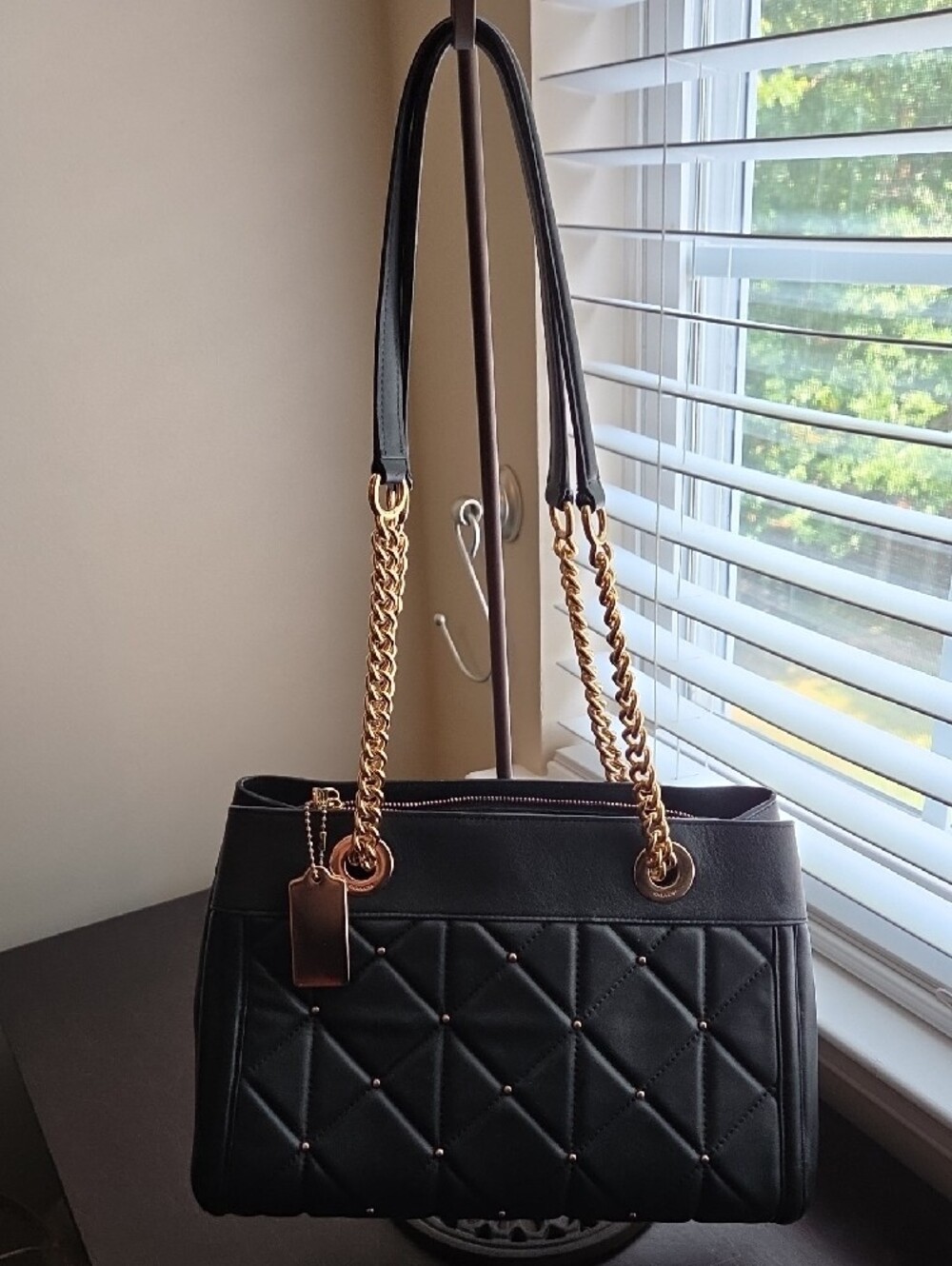 Genuine Coach Black Quilted Leather Shoulder Bag with Gold Chain Straps - Picture 2 of 6
